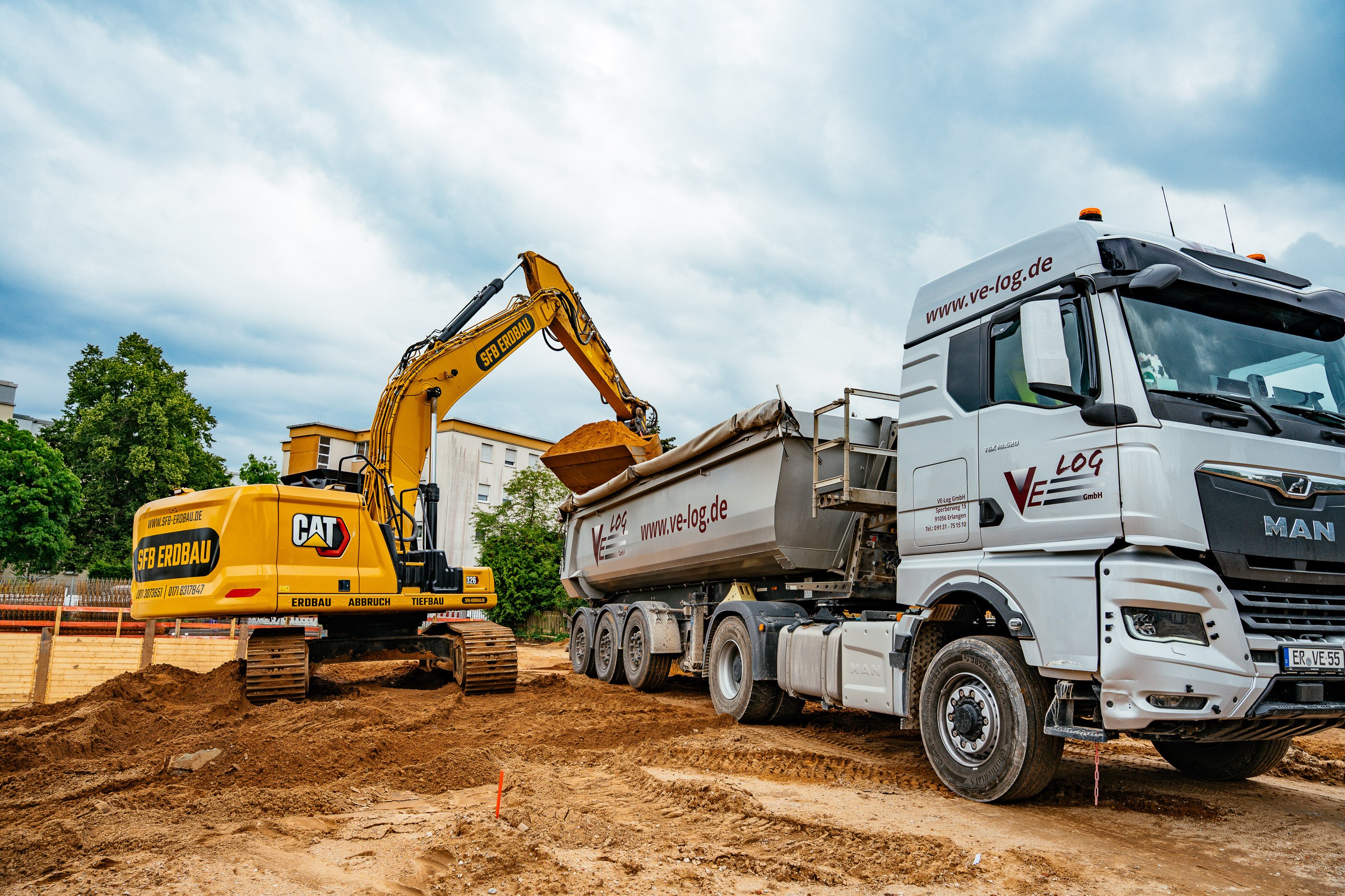 SFB Erdbau: Bagger